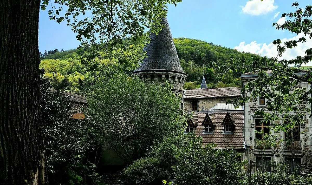 Chateau Louis XI En Beaujolais Beaujeu  Francia
